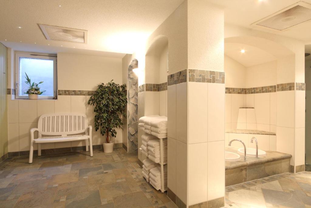 Bernerhof Swiss Quality Hotel Kandersteg Room photo