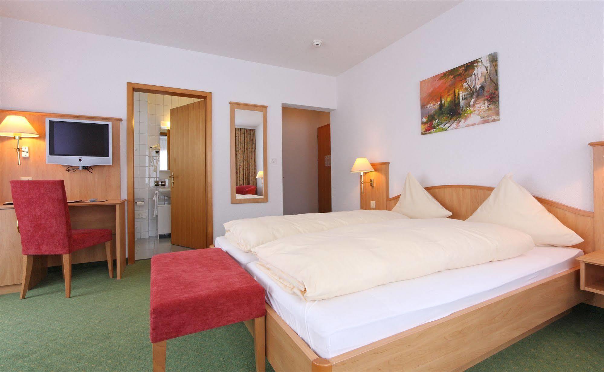 Bernerhof Swiss Quality Hotel Kandersteg Room photo